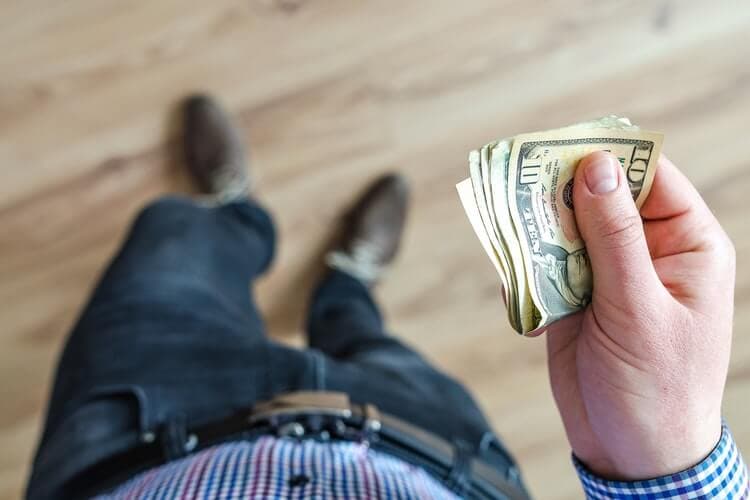 Tips to Navigate the Side Hustle & Earn Quick Cash