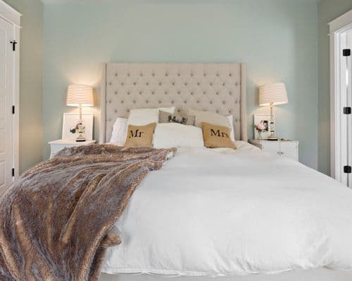 10 Wedding Gifts Under $100