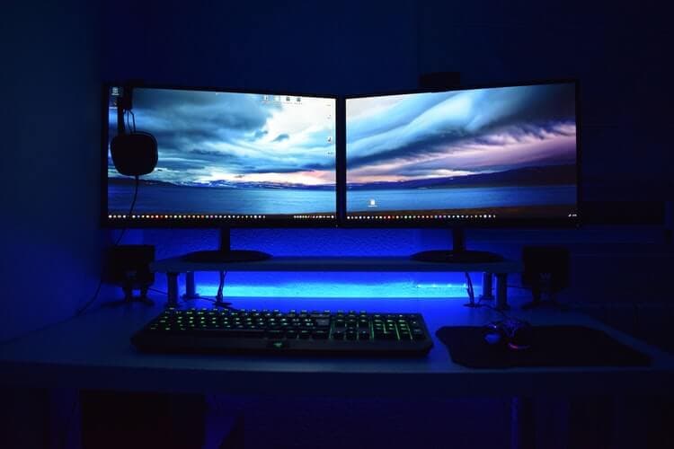 4 Ways To Save Your Eyes From Blue Light