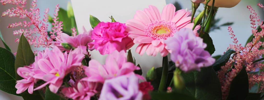 Forget the Hallmark Card: 8 Experience Gift Ideas For Mom This Year