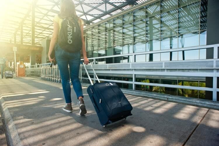 2 Sites Every College Student Should Know About Before Traveling Abroad