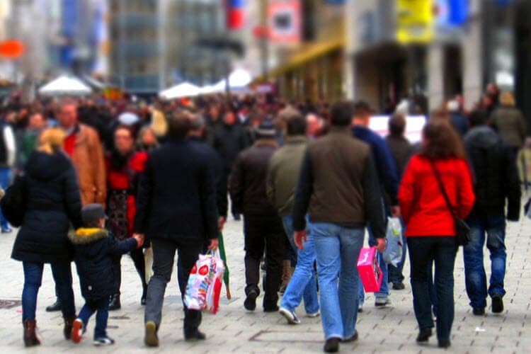 6 Ways to Avoid Big Crowds on Black Friday