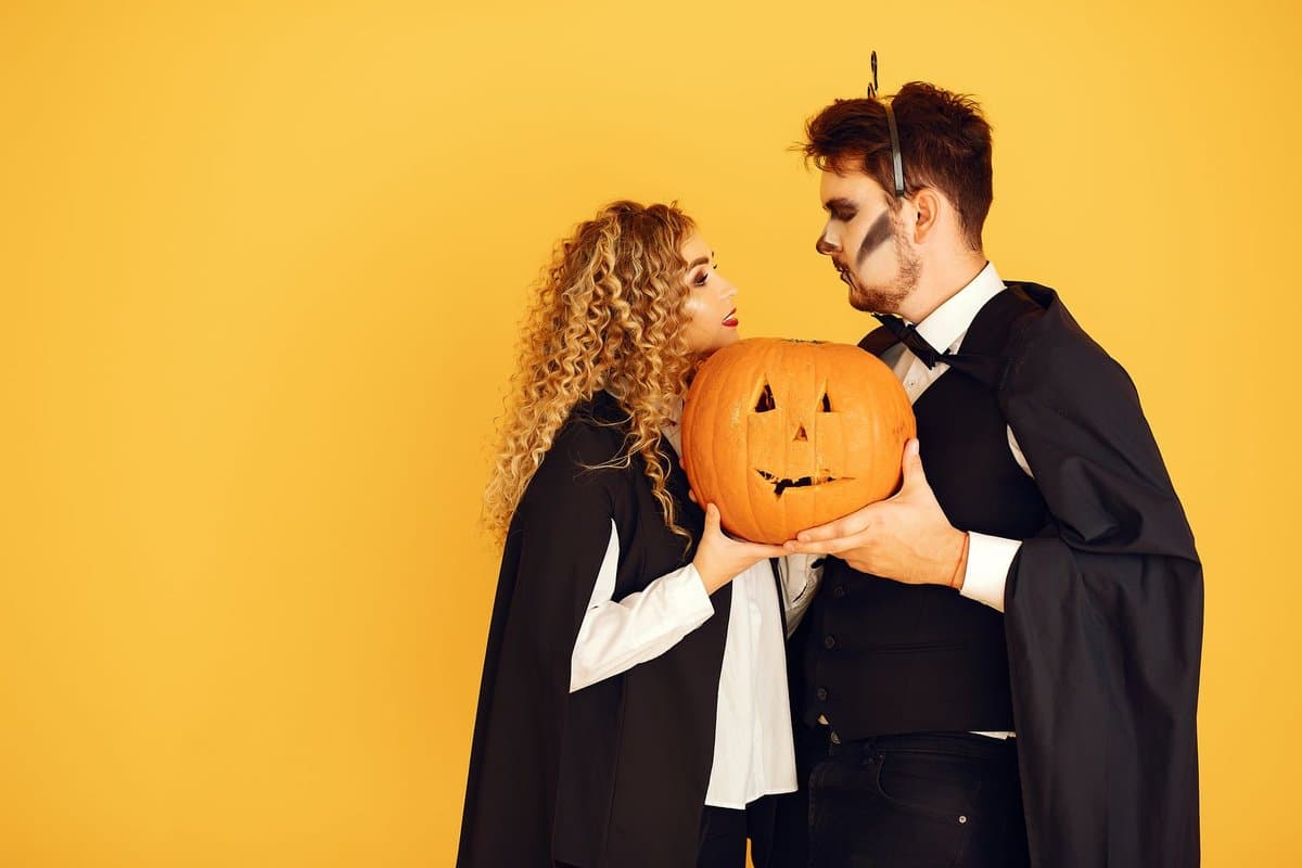 Couples Halloween costume ideas that won't break the bank